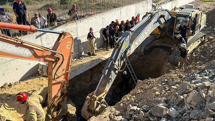 Tuzla'da Şantiye ’de İki İşçi Göçük Altında Kaldı