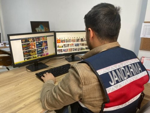 Afyon Jandarması Siber Suçlara Geçit Vermiyor