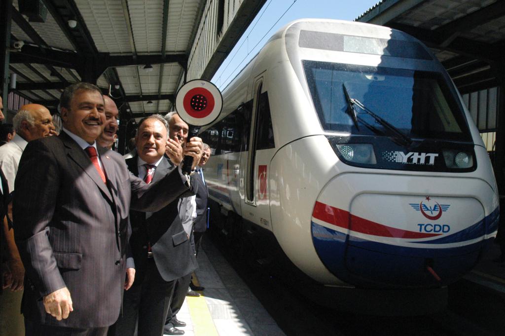 "AFYON'A EN BÜYÜK YATIRIM HIZLI TRENİN GELMESİDİR
