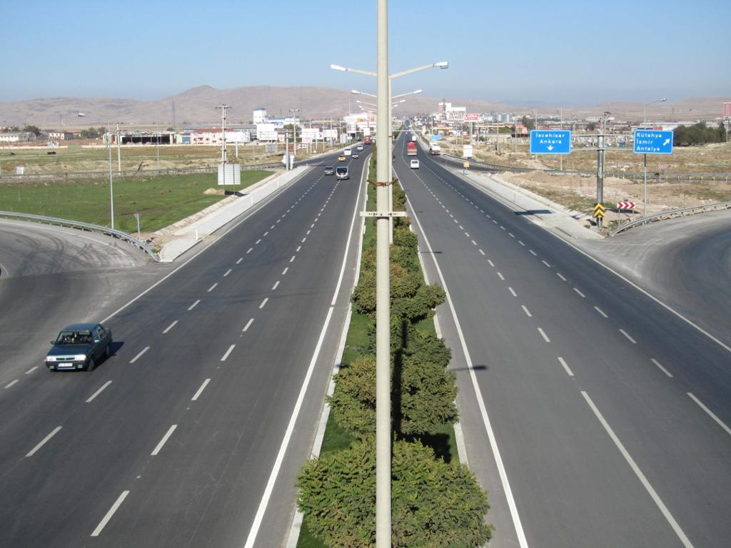 "AFYON'A EN BÜYÜK YATIRIM HIZLI TRENİN GELMESİDİR