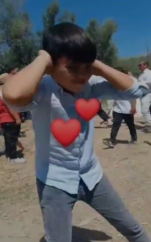 DÜĞÜN SIRASINDA ELLER YİNE TETİKTE