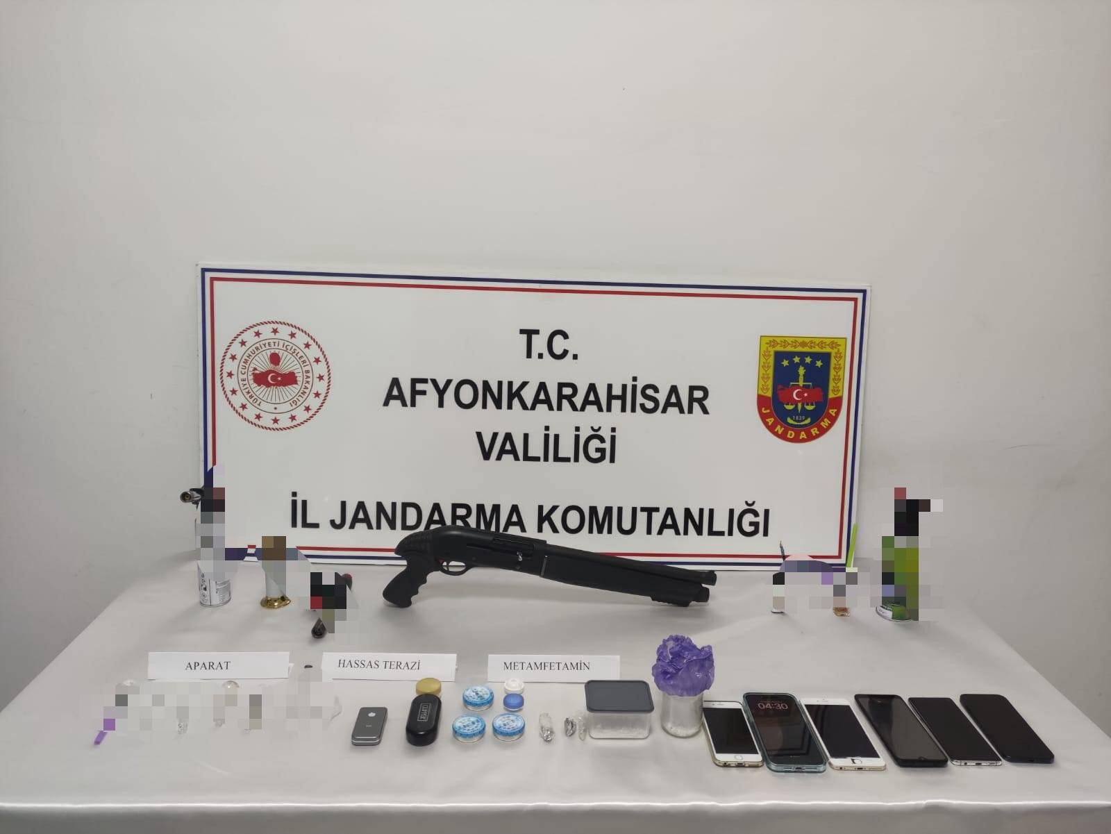 Afyonkarahisar’da Jandarma Uyuşturucu Tacirlerine Göz Açtırmadı