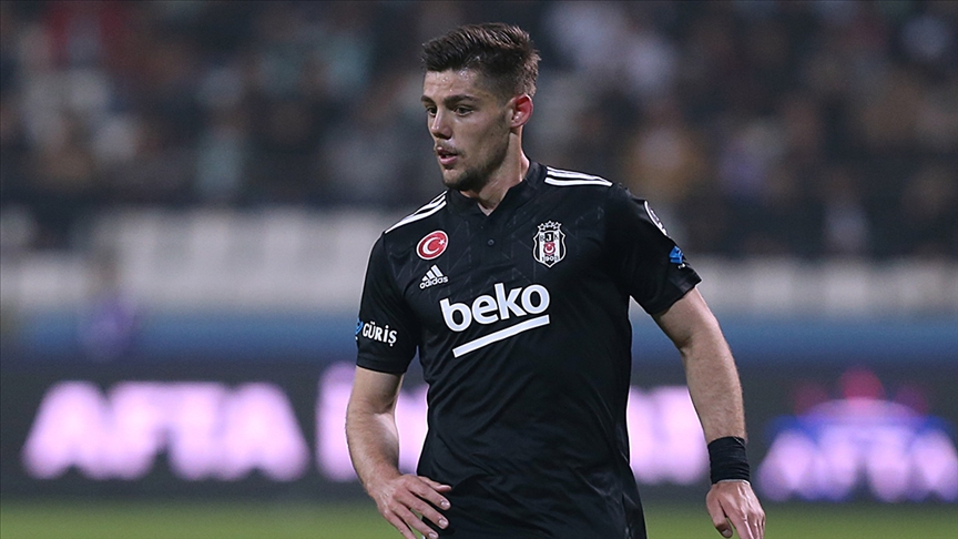 Beşiktaş İspanyol Futbolcu İle Yollarını Ayırdı