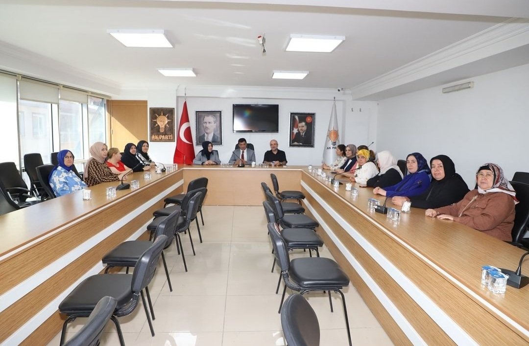 AK PARTİ AFYONKARAHİSAR'DA İSTİŞARE TOPLANTISI DÜZENLENDİ
