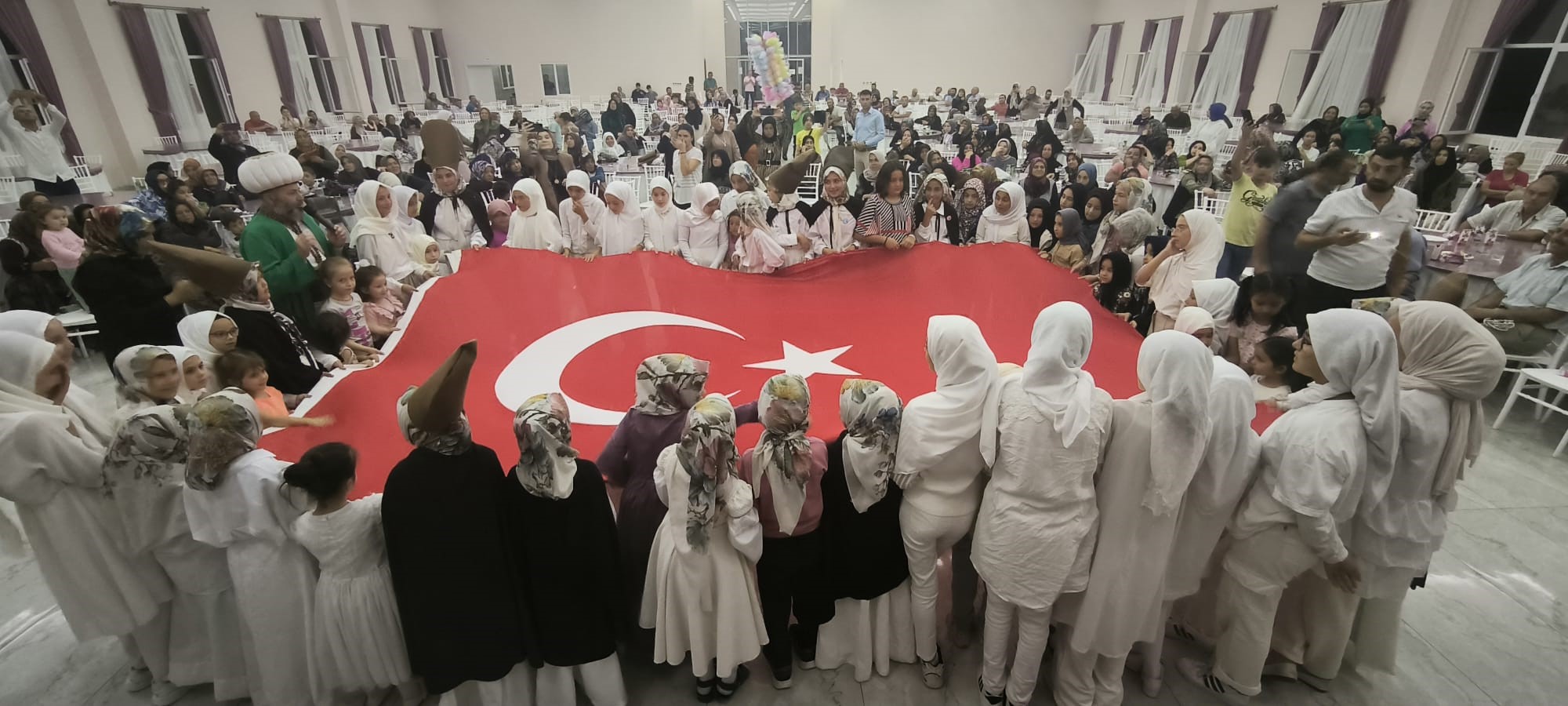 KUR'AN OKUMAYA BAŞLAYAN 150 ÖĞRENCİ İÇİN ETKİNLİK DÜZENLENDİ