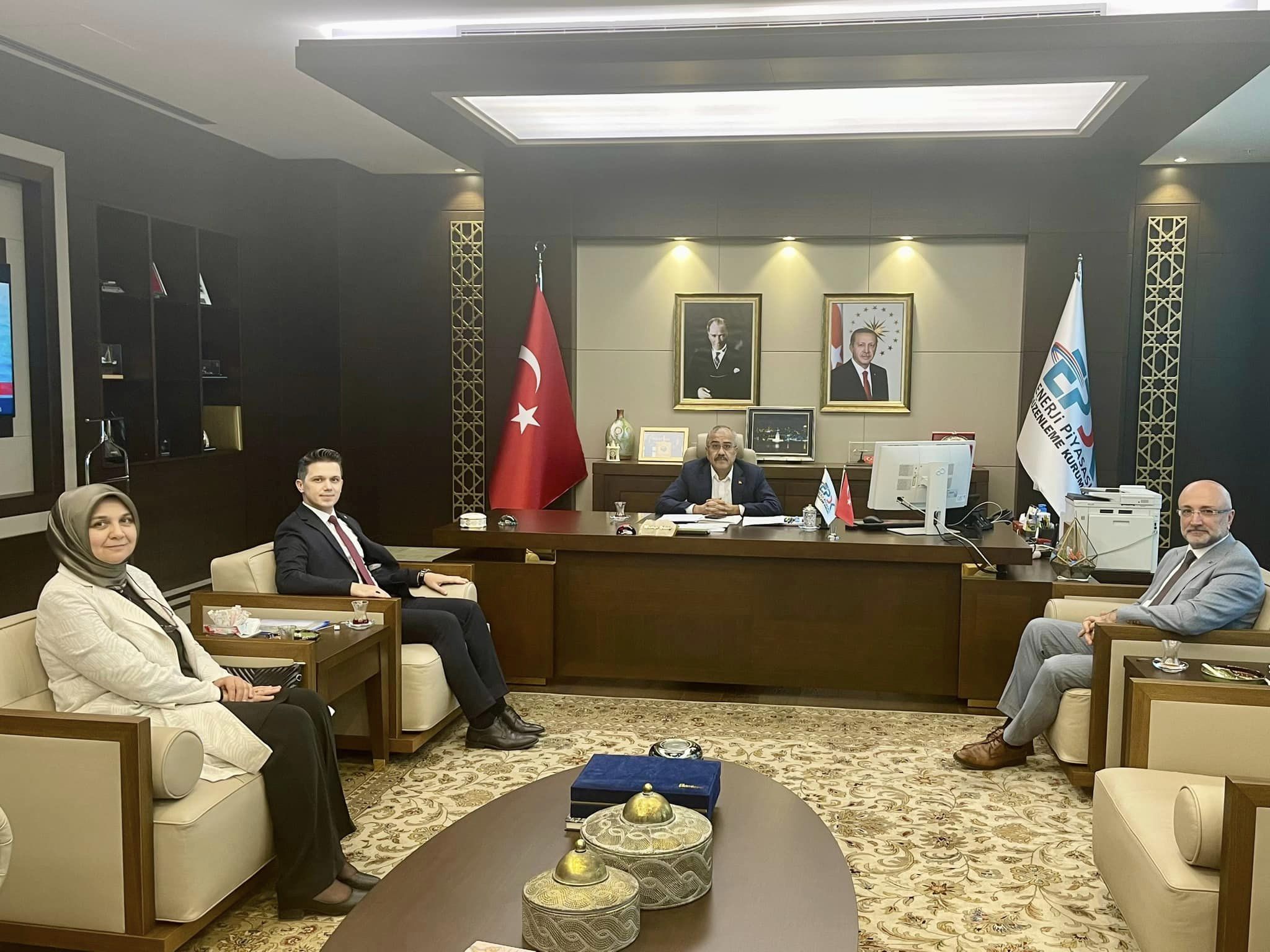 Başkan Çiçek Çalışıyor Dazkırı’ya Doğalgaz Müjdesi