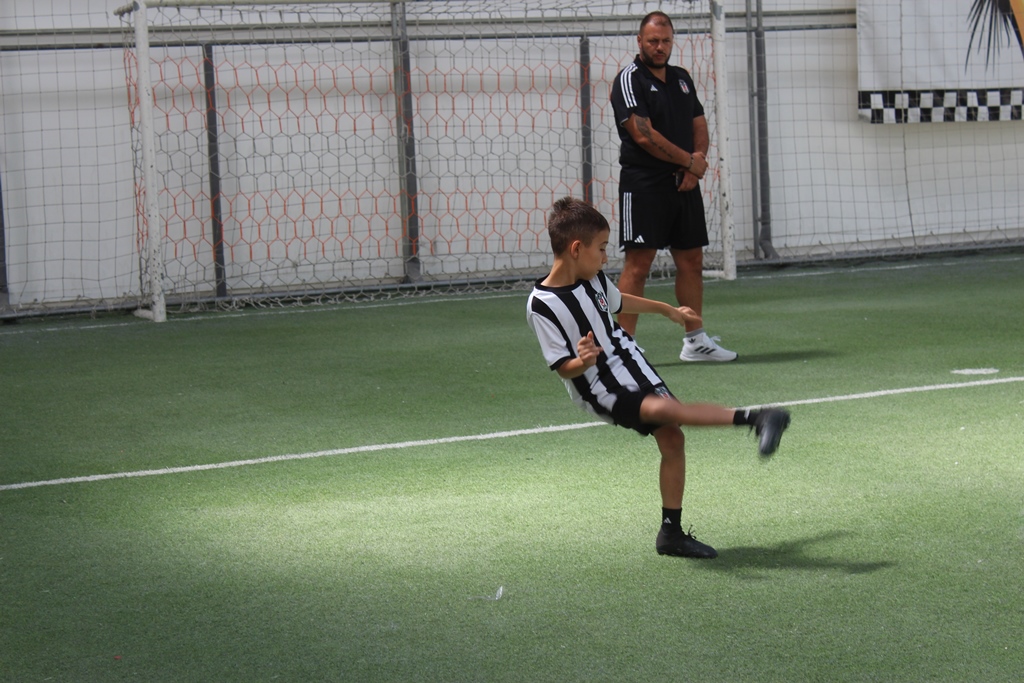 AFYONLU GENÇ YETENEK BEŞİKTAŞ'TA TOP KOŞTURACAK!