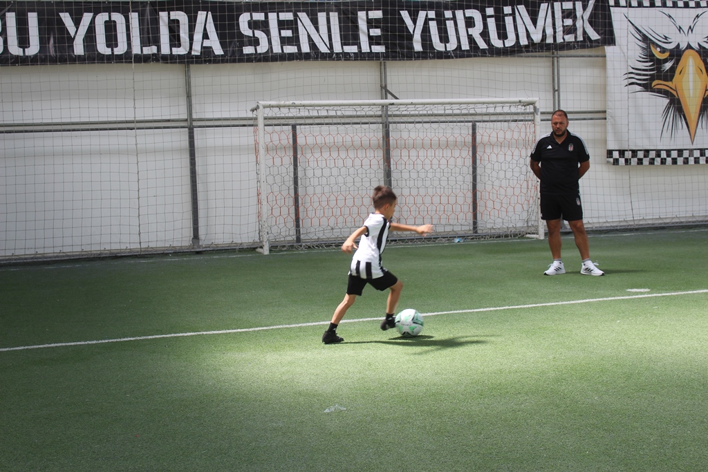 AFYONLU GENÇ YETENEK BEŞİKTAŞ'TA TOP KOŞTURACAK!