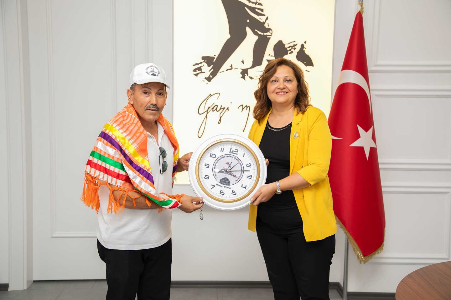 Başkan  Köksal Yörük ve Türkmenleri makamında ağırladı