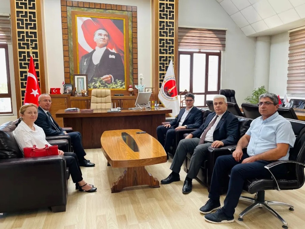 KAYMAKAM KAYAN KONUKLARINI AĞIRLADI
