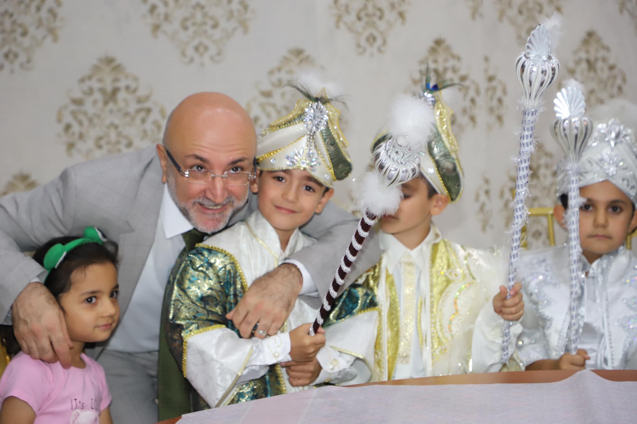 AK Partili Şahin Çocukların Heyecanına Ortak Oldu