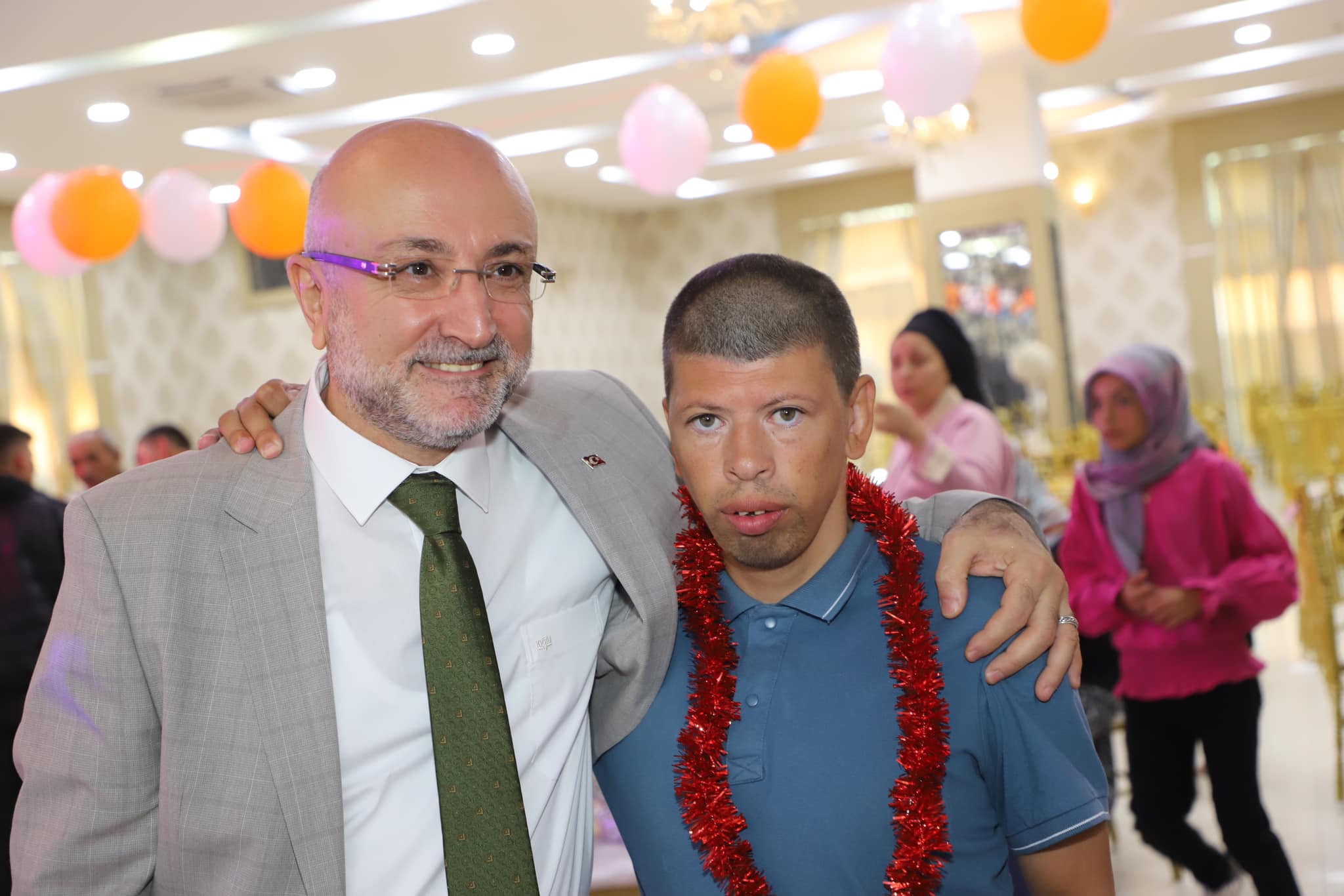 AK Partili Şahin Çocukların Heyecanına Ortak Oldu
