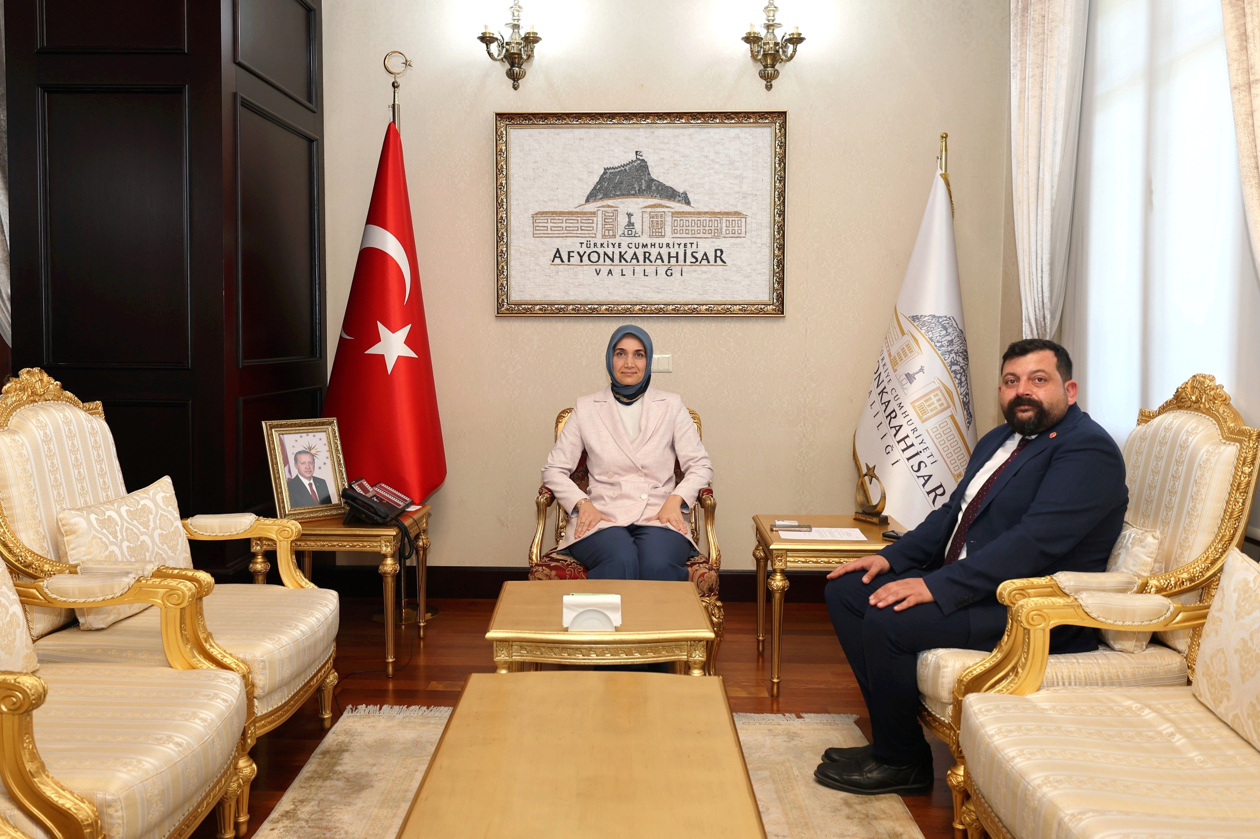 Vali Yiğitbaşı Başkan Gönüllü'yü Makamda Kabul Etti