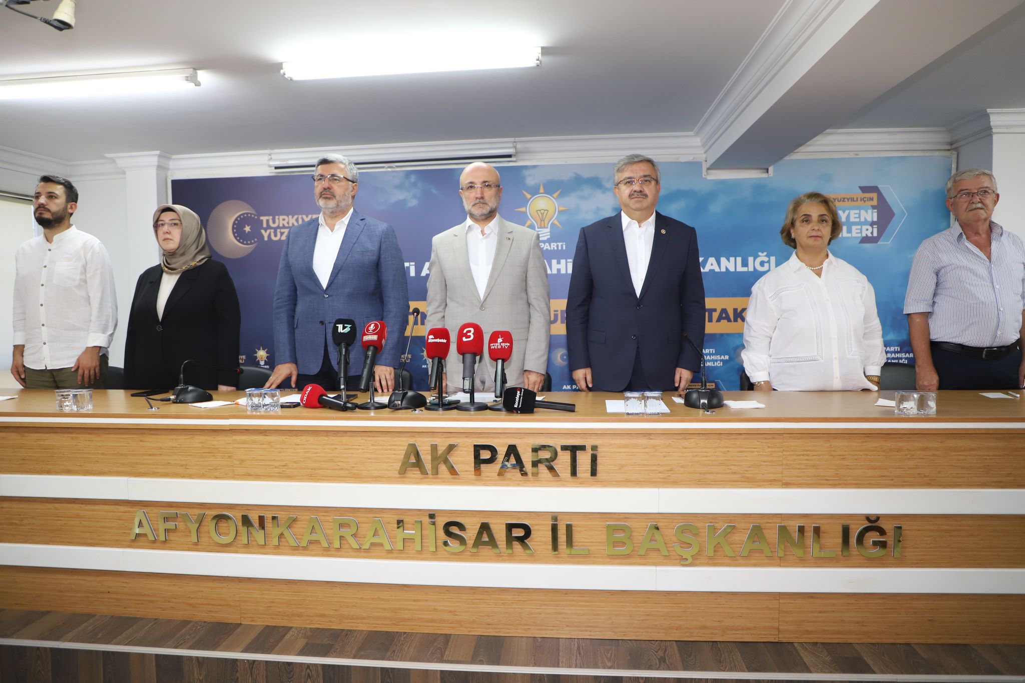 "AK PARTİ GEÇMİŞ ZORLUKLARI AŞTI, YENİDEN AŞACAK"