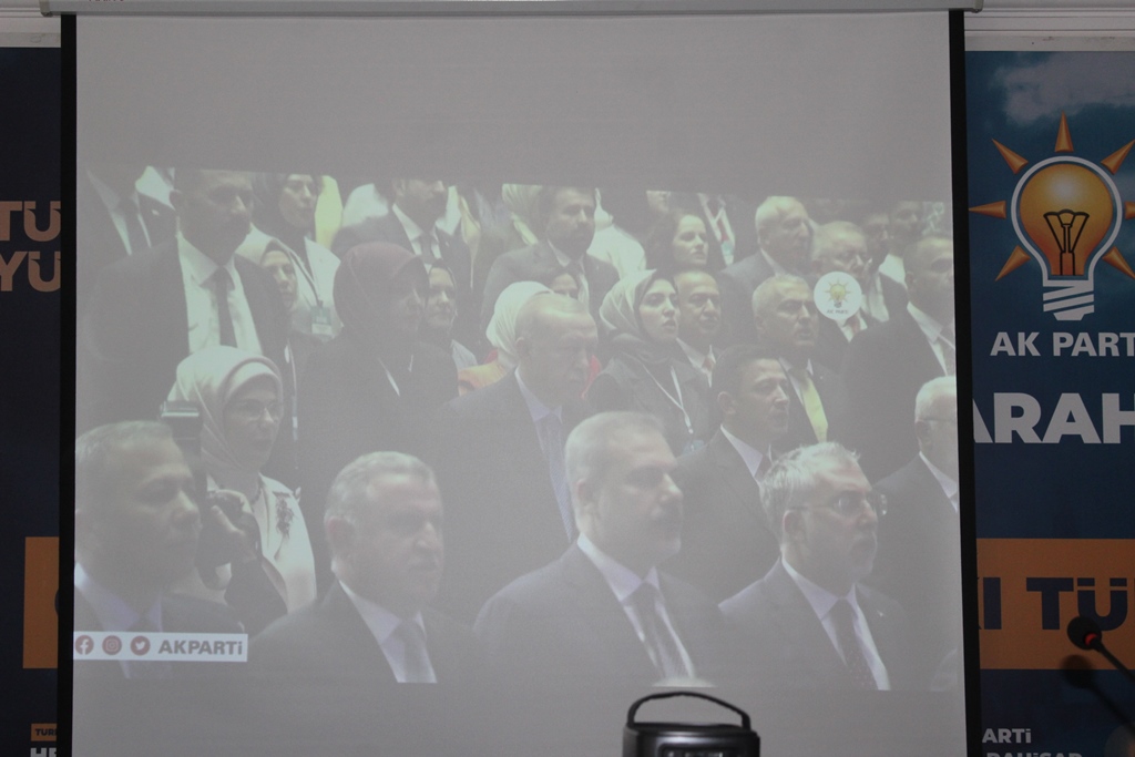 "AK PARTİ GEÇMİŞ ZORLUKLARI AŞTI, YENİDEN AŞACAK"