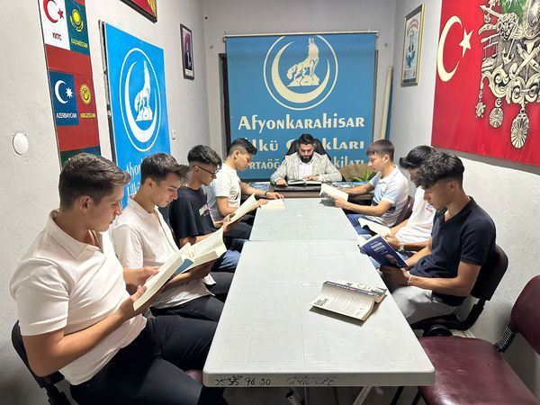 Ülkü Ocakları’ndan Gençlere Kitap Analiz Çalışması Gerçekleşti