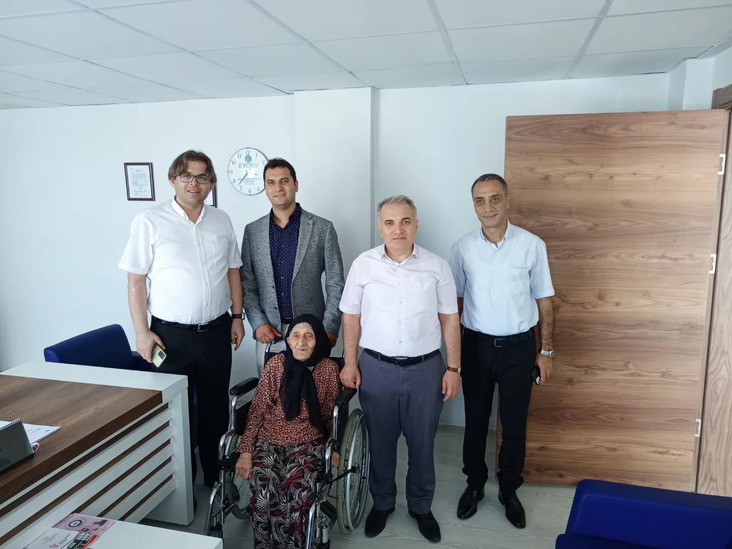 Kaymakam Duru Sandıklı Özel Bakım Merkezini Ziyaret Etti