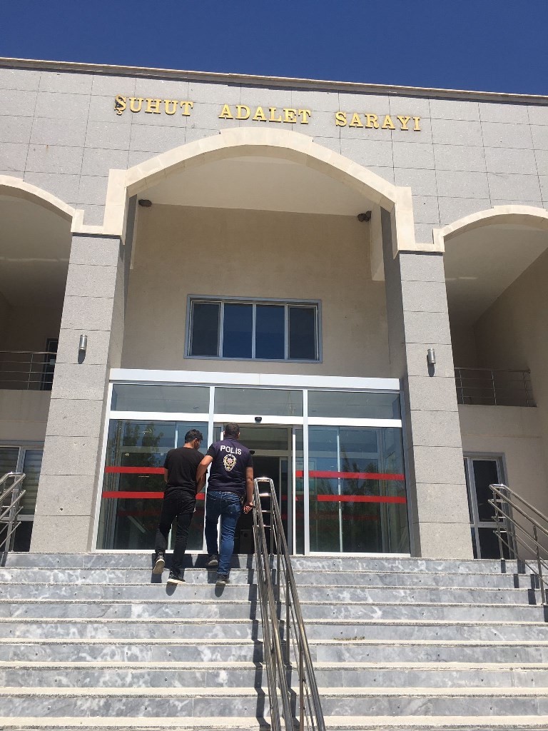 AFYON'DA BAĞIRSAK HIRSIZLIĞI!