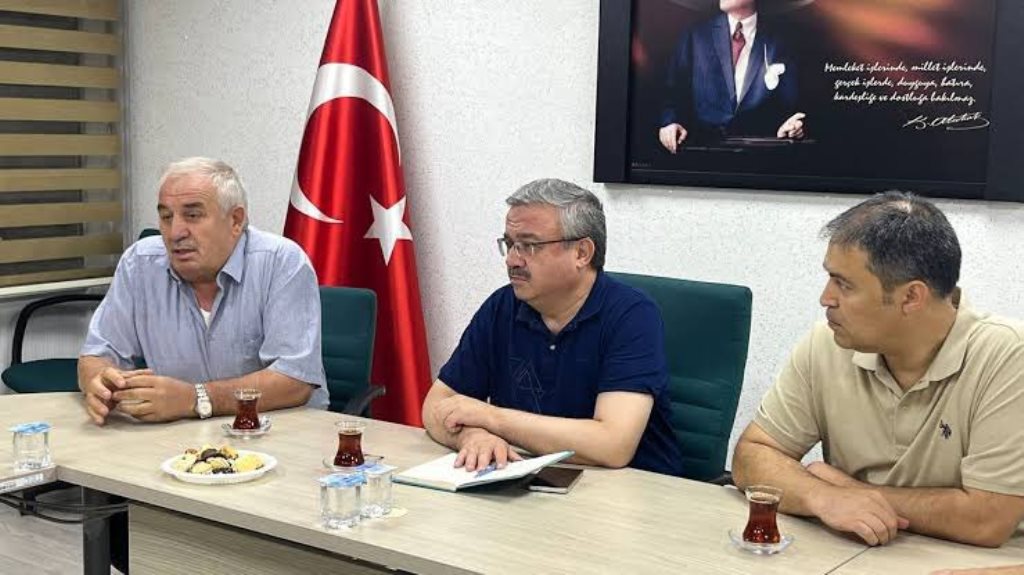 "DİĞERLERİ ŞOV BİZ HİZMET YAPARIZ"