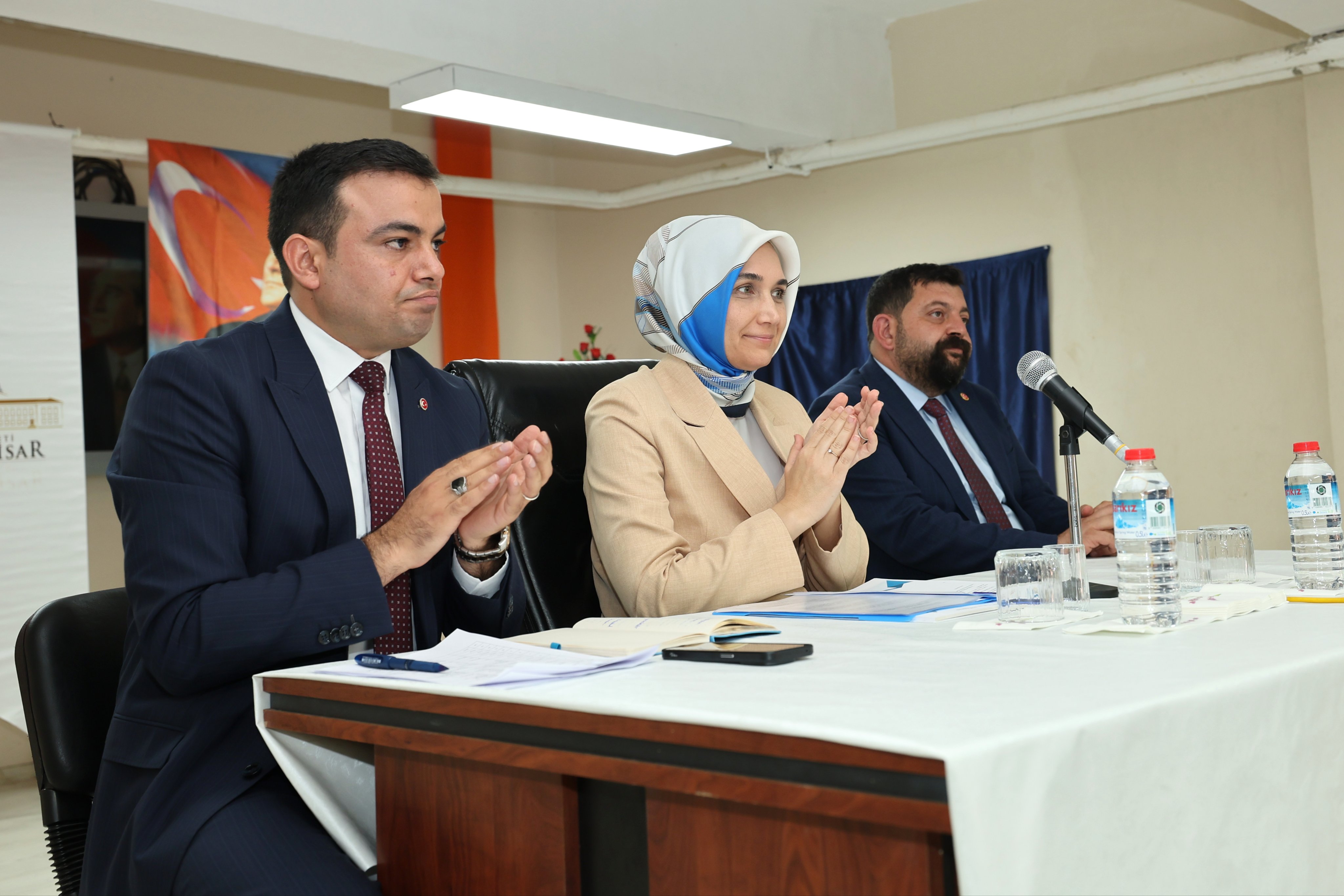 VALİ YİĞİTBAŞI MUHTARLARLA BİR ARAYA GELDİ