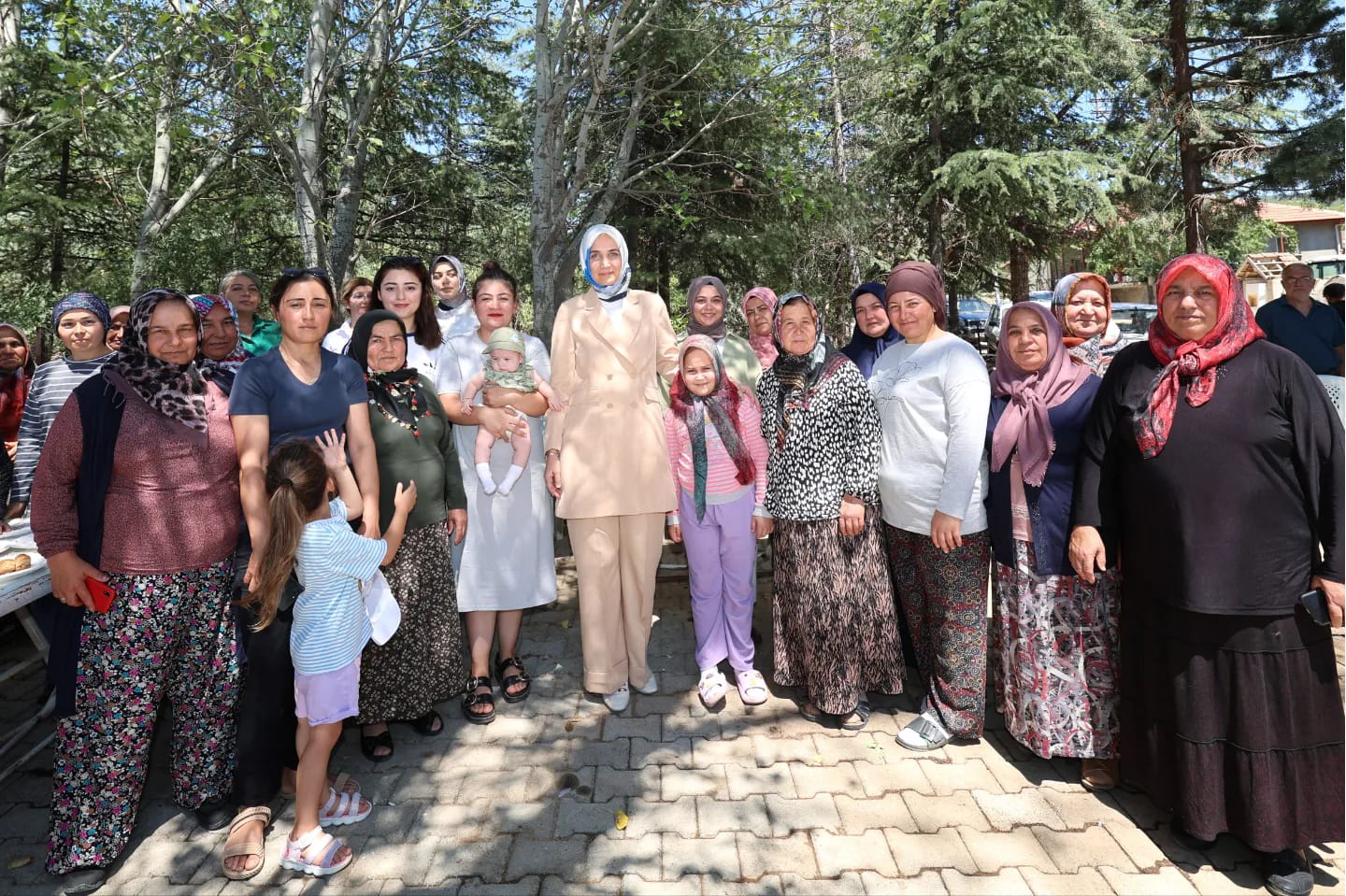 VALİ YİĞİTBAŞI SARIKÖY'Ü ZİYARET ETTİ