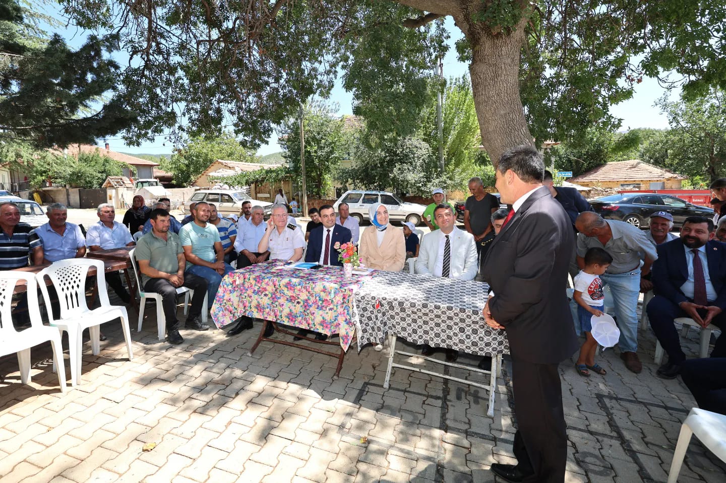 VALİ YİĞİTBAŞI SARIKÖY'Ü ZİYARET ETTİ