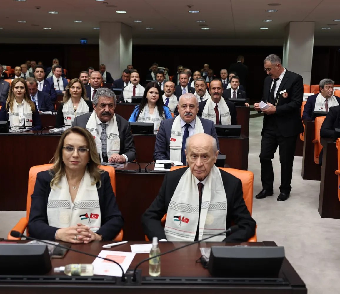 TAYTAK  FİLİSTİN LİDERİ ABBAS'I TBMM SIRALARINDAN DİNLEDİ