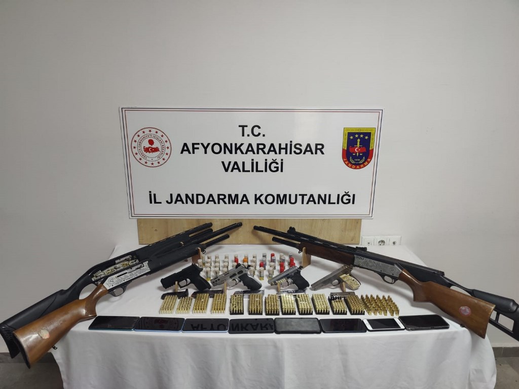 SALAR'DA KIR DÜĞÜNÜNDE HAVAYA ATEŞ AÇAN 13 KİŞİ GÖZALTINA ALINDI
