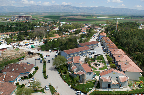 SANDIKLI'DA YABANCIYA TOPRAK SATIŞI 12 KAT ARTTI