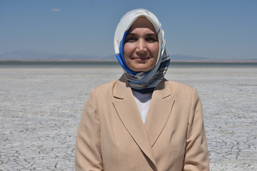 KUŞ CENNETİ OLARAK BİLİNEN ACIGÖL FLAMİNGOLARLA BİR BAŞKA GÜZEL