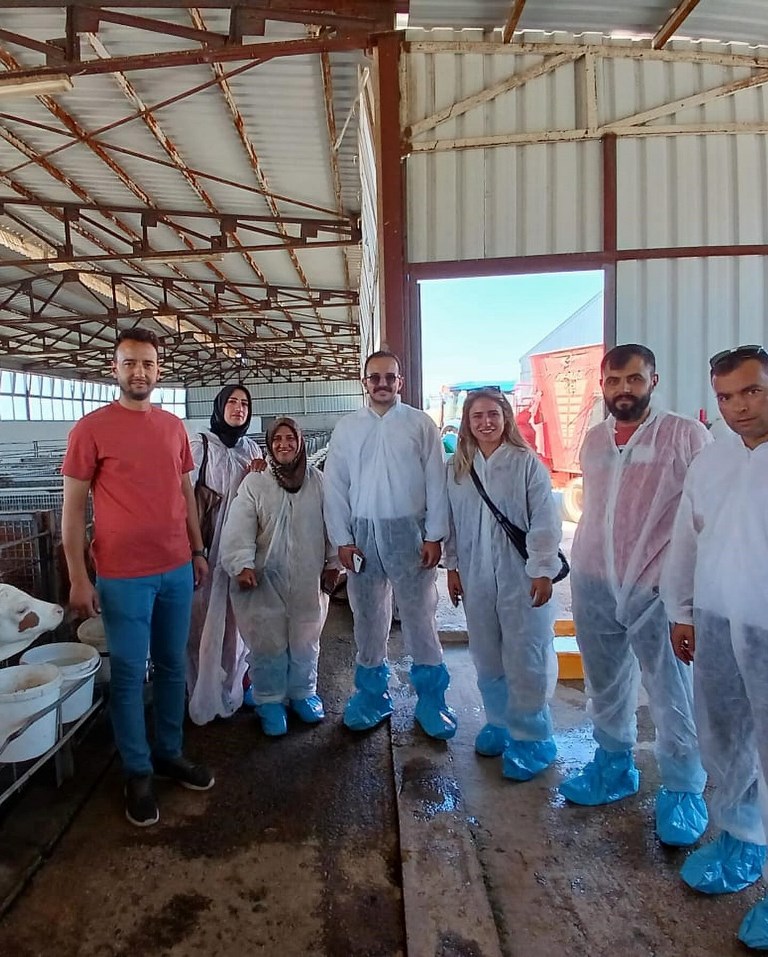 ARDAHANLI SÜT ÜRETİCİSİ KADINLAR AFYONKARAHİSAR'I ZİYARET ETTİ