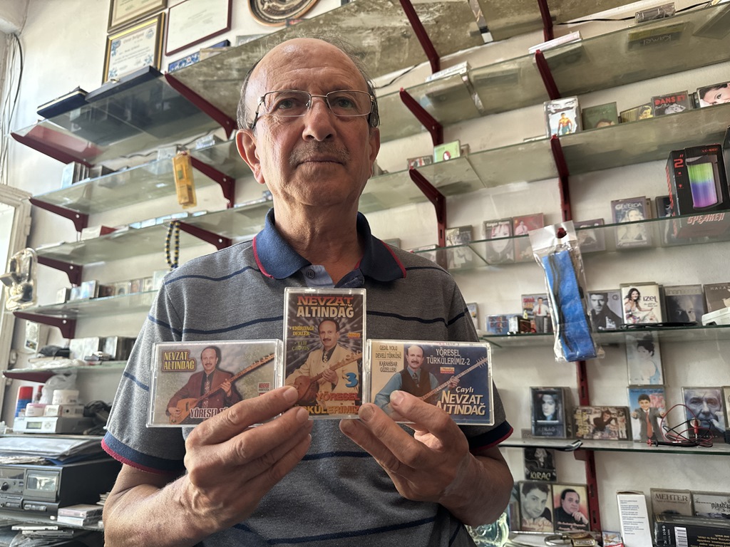ANADOLU TÜRKÜLERİNİ YILLARDIR SESLENDİRİYOR