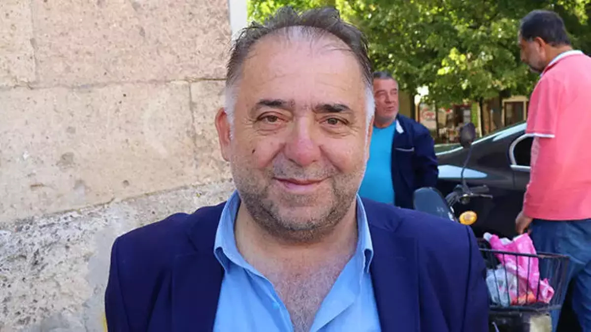 Türk Sineması Bir Değerini Daha Kaybetti 'Hababam Sınıfı'nın 'Bacaksız'ı Yaşamını Yitirdi