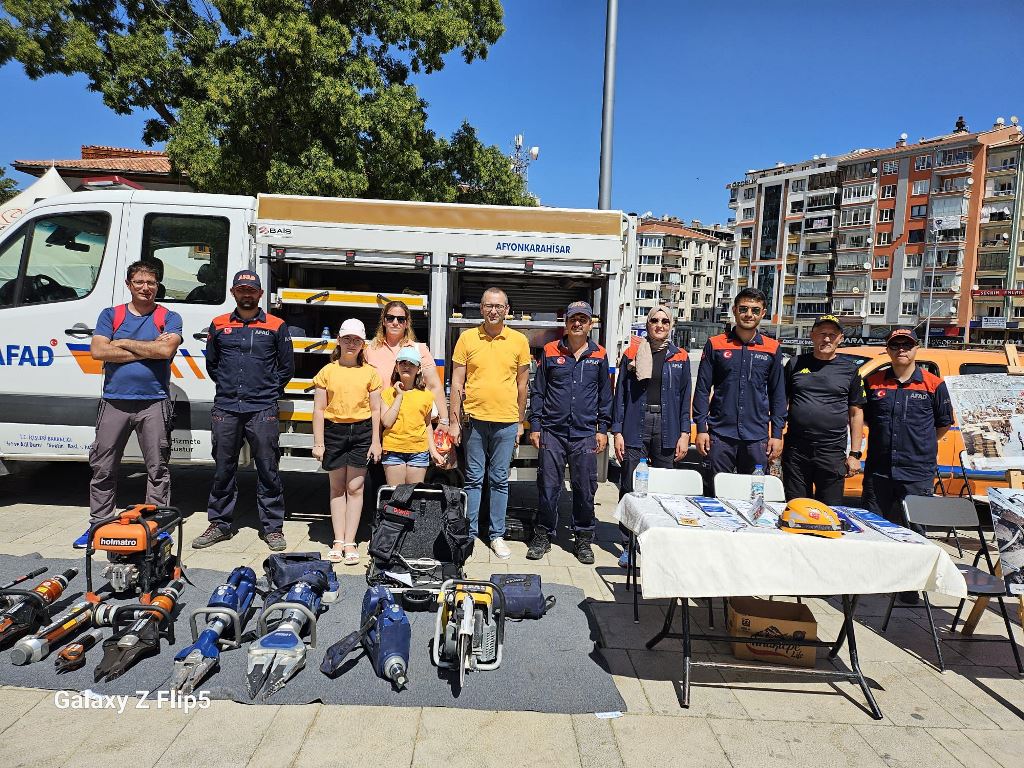 AFYONKARAHİSAR'DA MARMARA DEPREMİNİN 25. YIL DÖNÜMÜ
