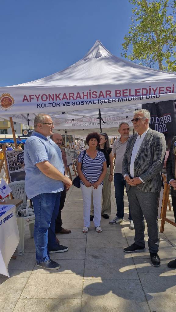 AFYONKARAHİSAR'DA MARMARA DEPREMİNİN 25. YIL DÖNÜMÜ