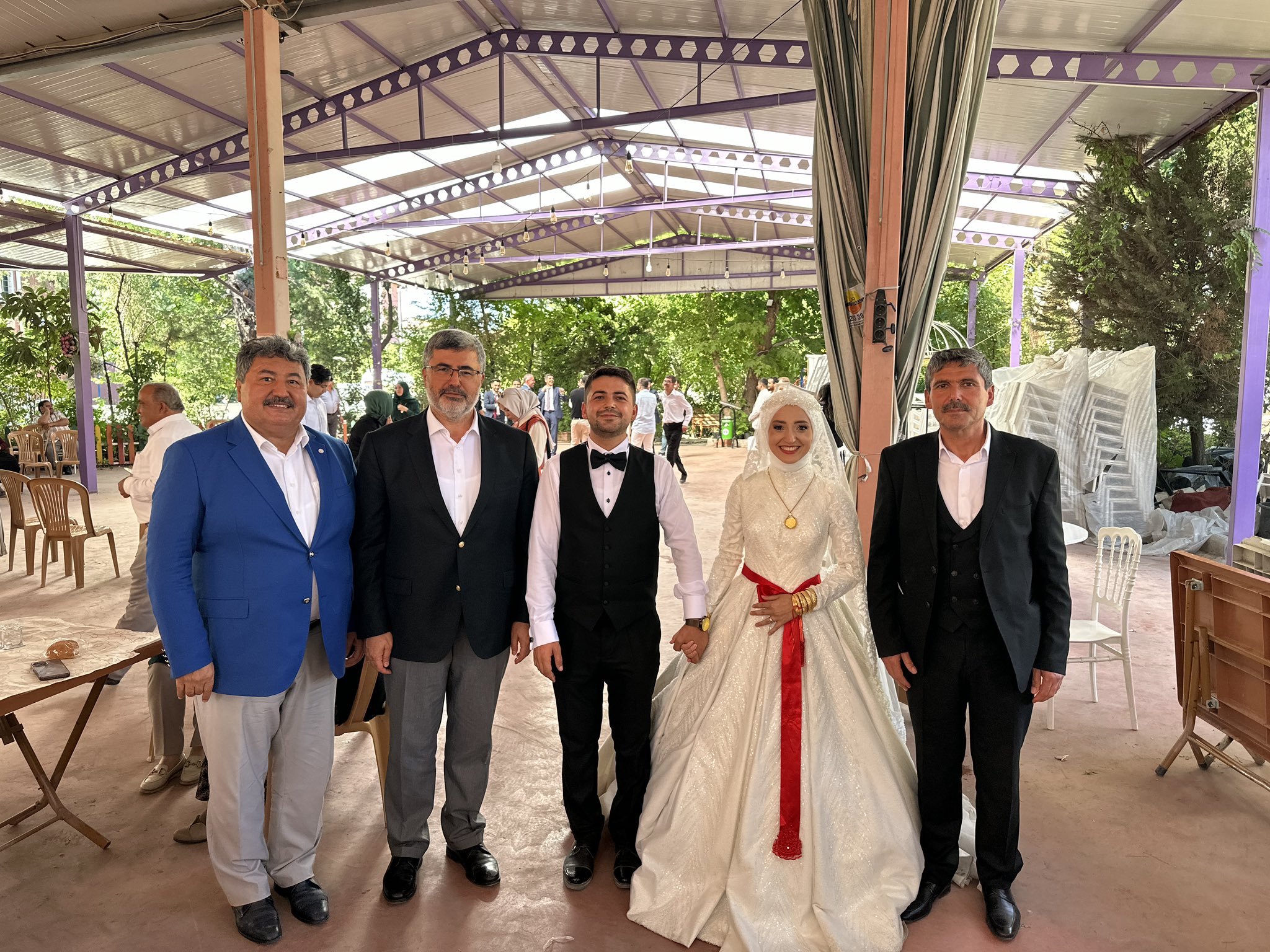 Ali Özkaya, Dinar'da Genç Çiftin Mutluluğuna Ortak Oldu