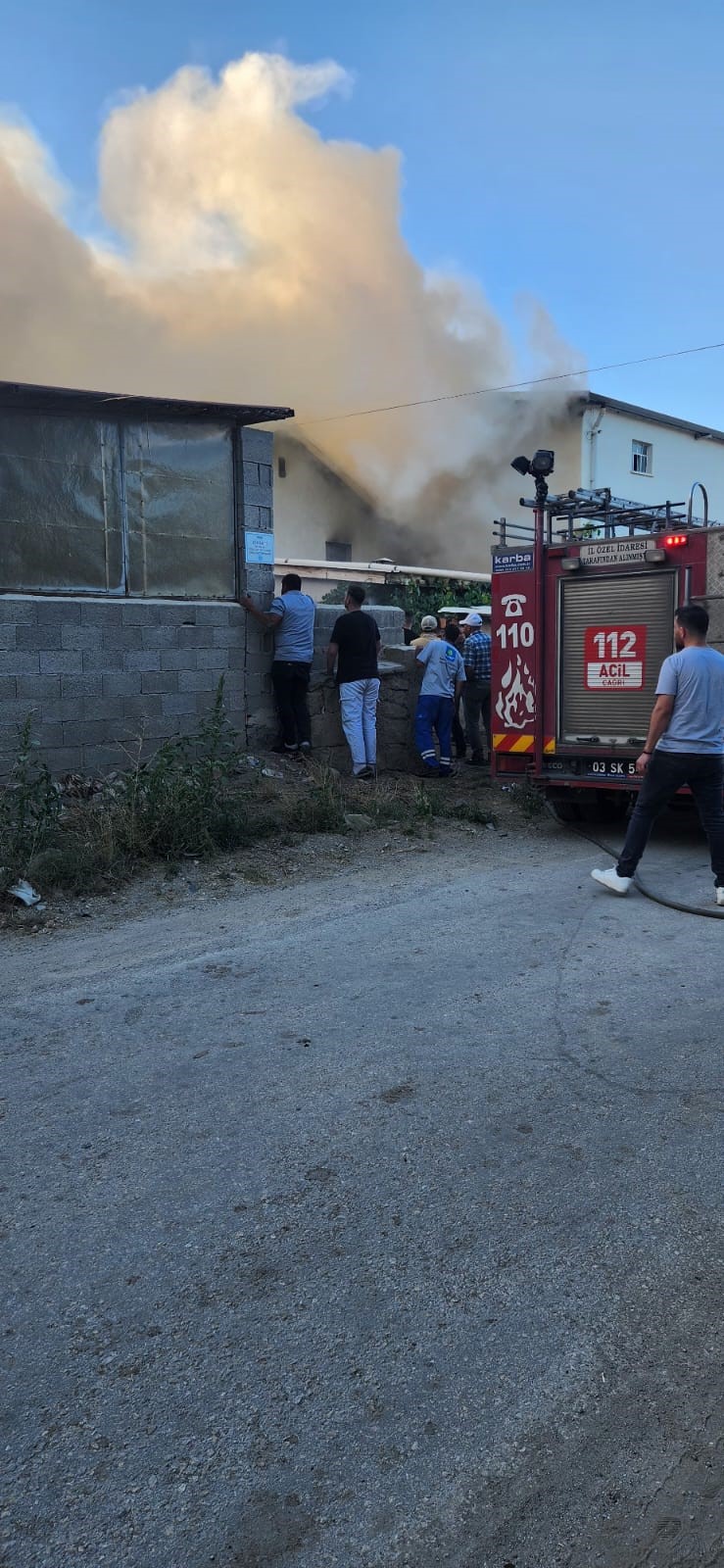 Besihanede Çıkan Yangın Büyük Paniğe Sebep Oldu!