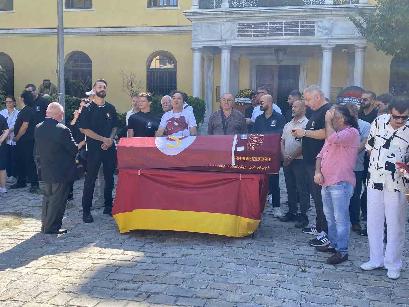 Ünlü İsim Aydemir Akbaş Son Yolculuğuna Uğurlandı