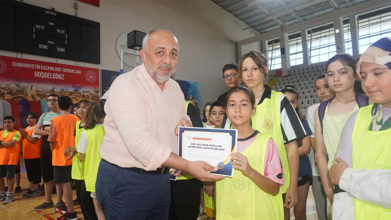 Afyonkarahisar'da Genç Yetenekler Sahne Aldı