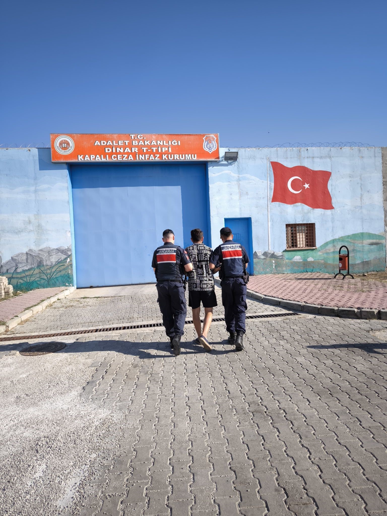 KASTEN YARALAMA SUÇUNDAN ARANAN ŞAHIS YAKALANDI