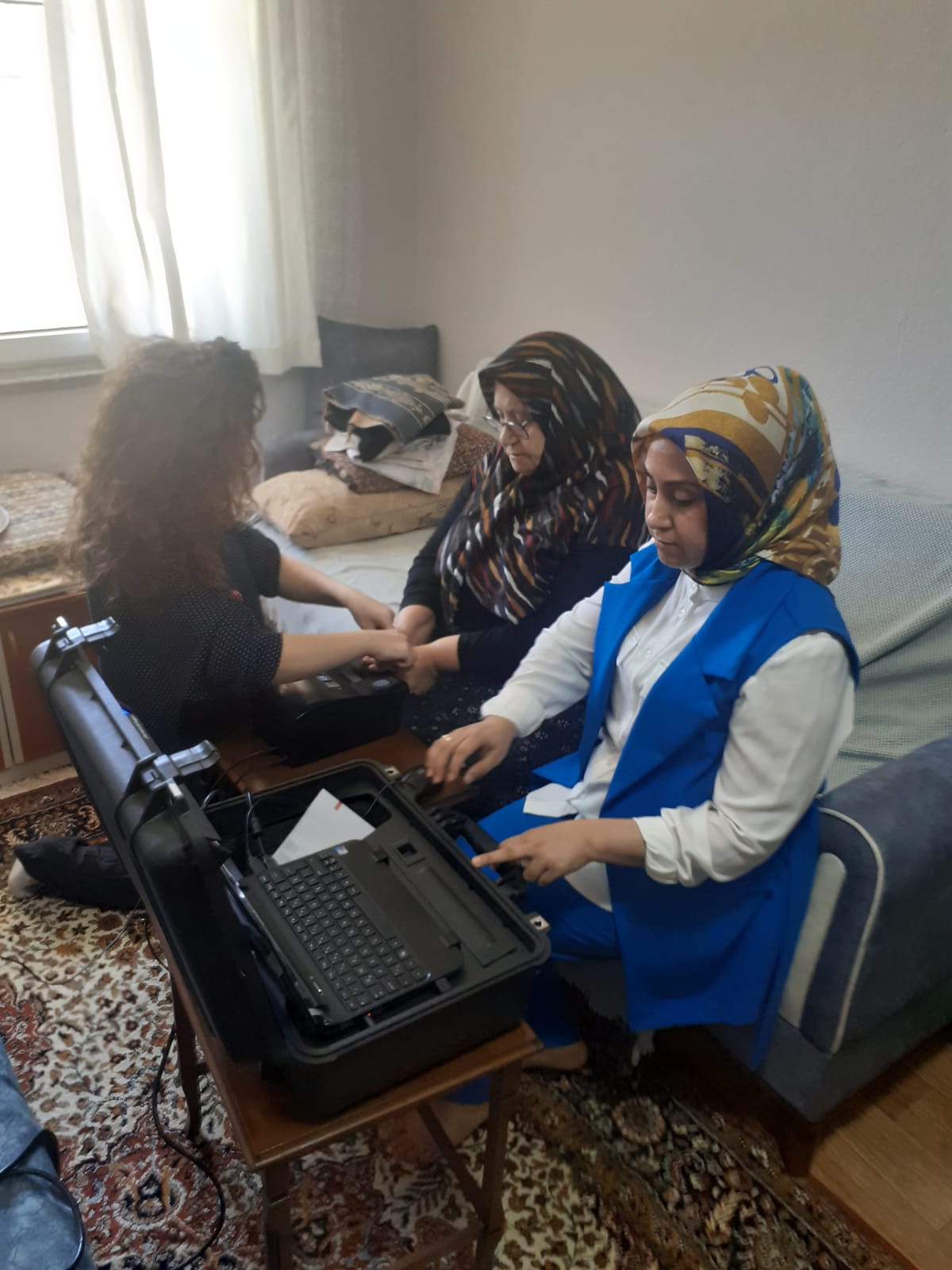Ekipler Gönüllere Taht Kurmaya Devam Ediyor