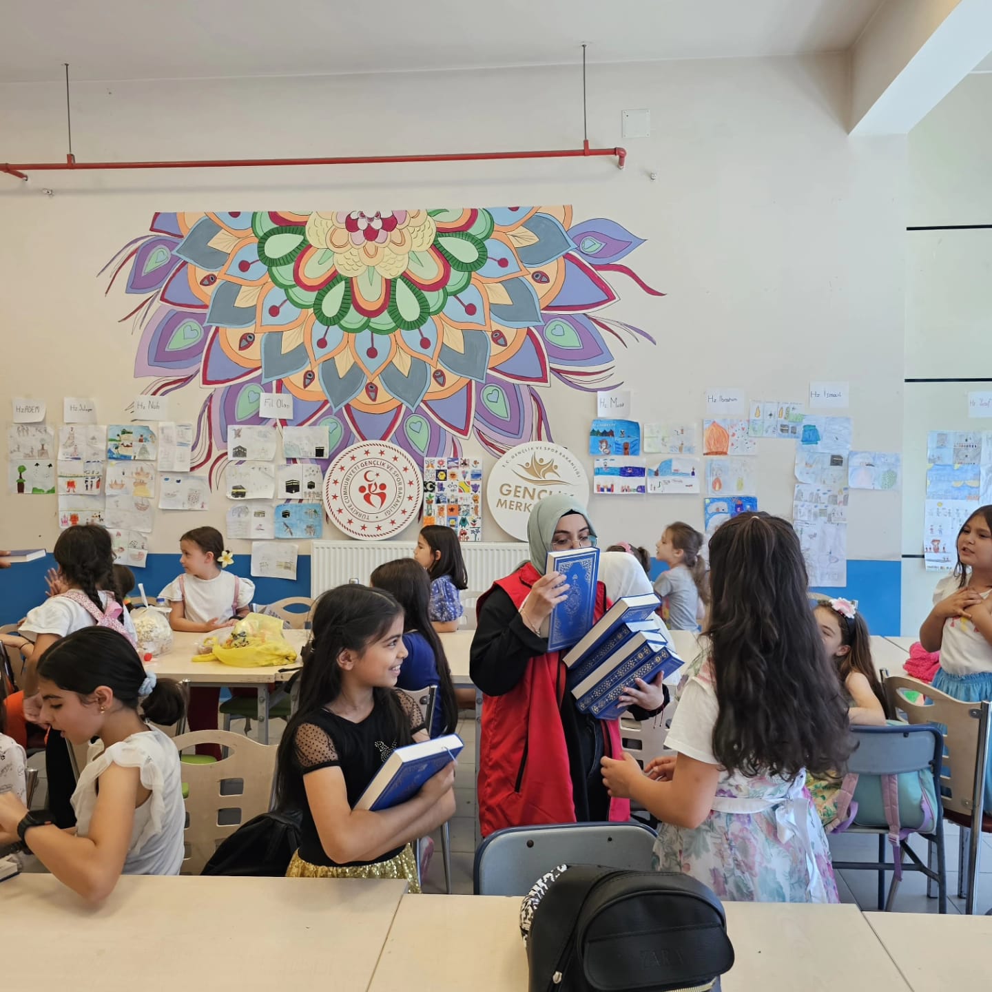 Gençlik Merkezi’nden Anlamlı Hediye