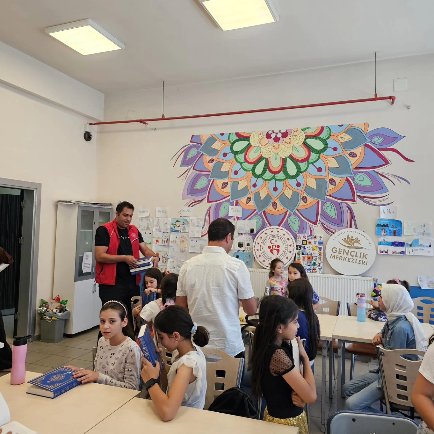 Gençlik Merkezi’nden Anlamlı Hediye