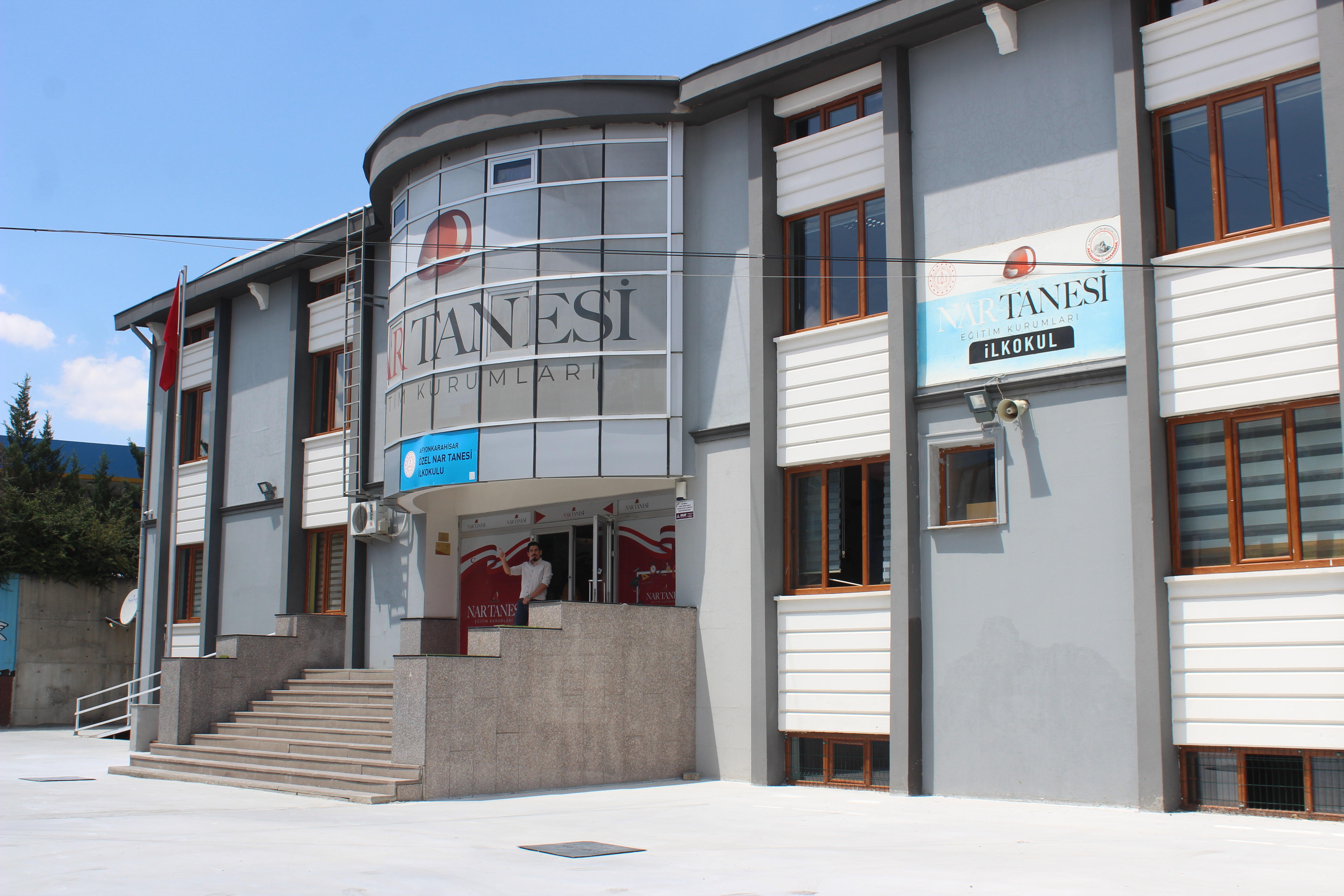 Nar Tanesi Eğitim Kurumları LGS Başarılarıyla Göz Dolduruyor: Her 2 öğrenciden 1'i Fen Liselerine Yerleşti!