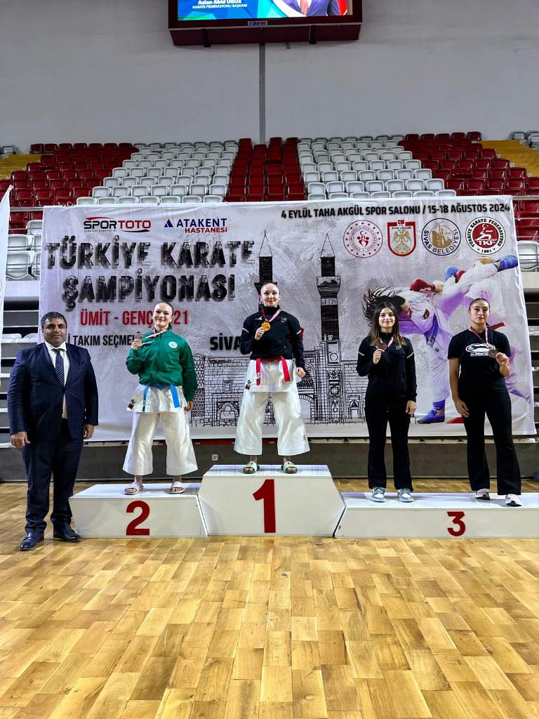 AFYONKARAHİSAR'LI SPORCULAR MADALYALARI TOPLADI!