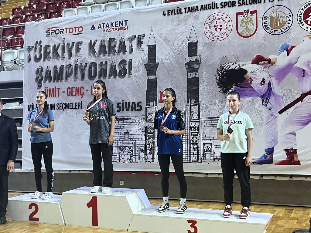 AFYONKARAHİSAR'LI SPORCULAR MADALYALARI TOPLADI!