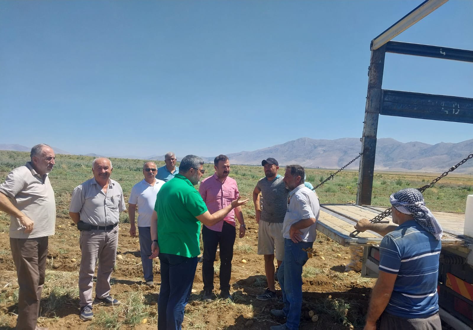 Milletvekili Özkaya Patates Üreticileriyle Bir Araya Geldi