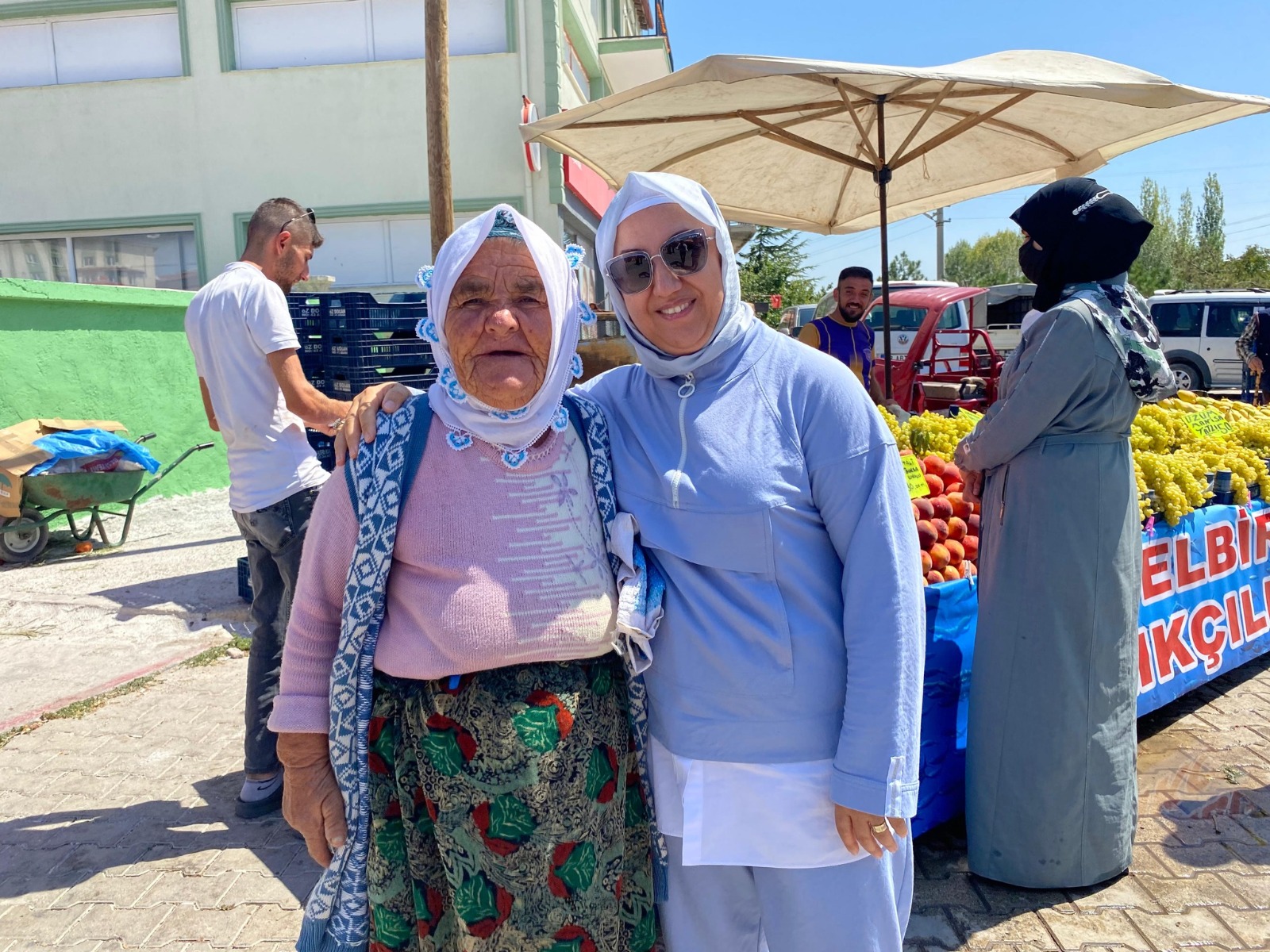 BELEDİYE BAŞKANI KILIÇARSLAN HALK PAZARINI GEZDİ