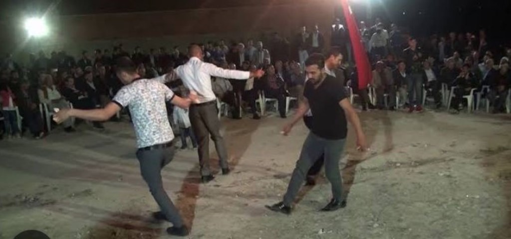 ASKER EĞLENCESİNDE BIÇAKLAR KONUŞTU!