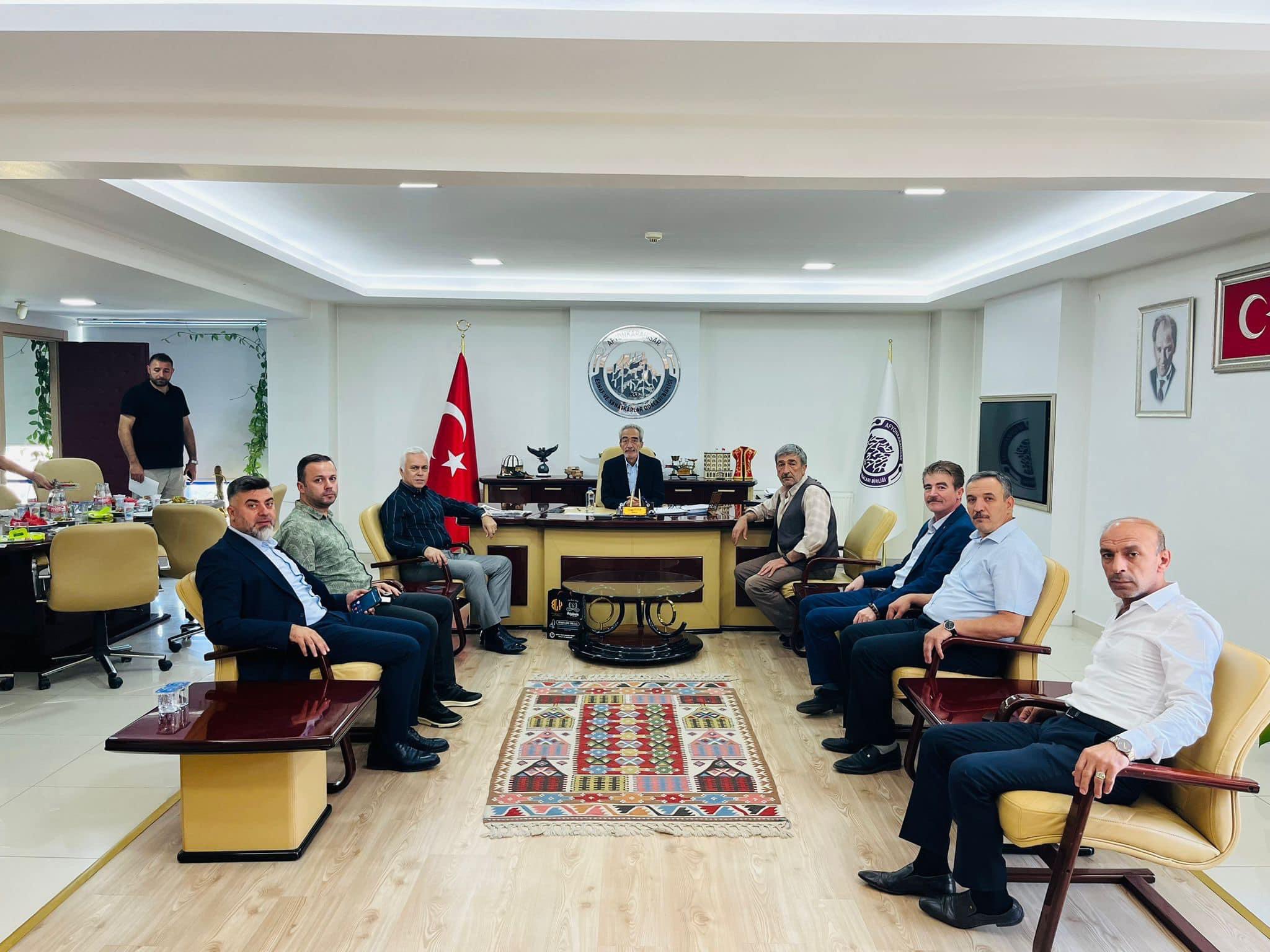 Başkan Üstün’e Uygur ve Camfener’den Ziyaret